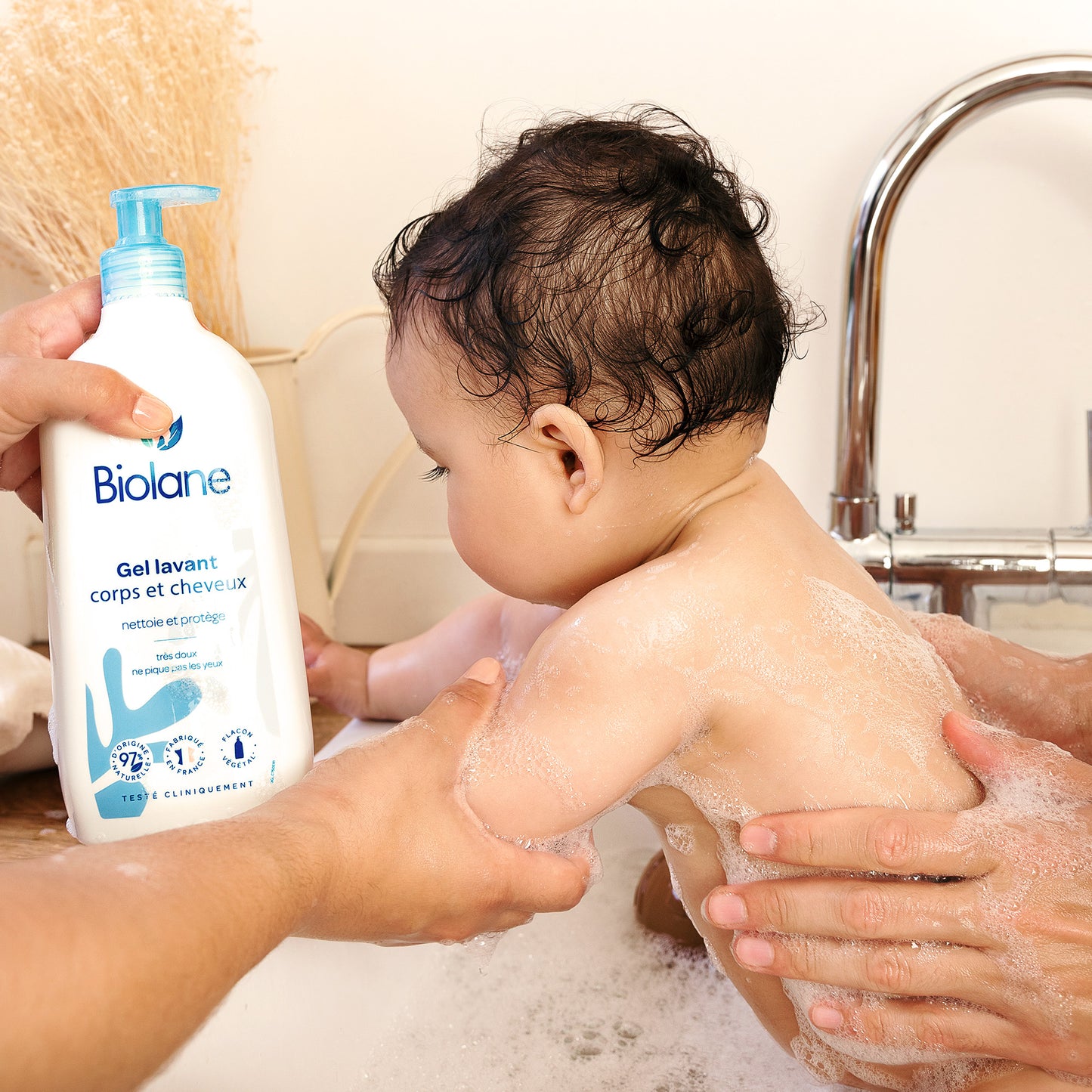 Biolane Baby Body & Hair Wash Gel 750 ml